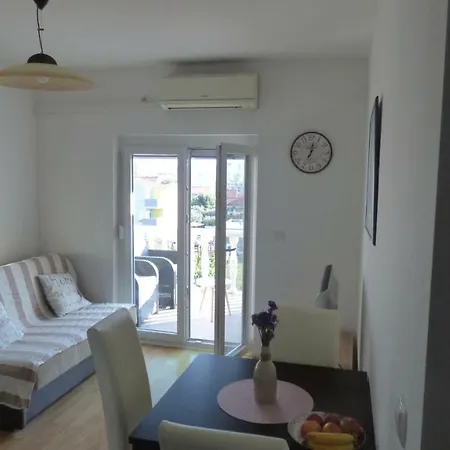 Blue Sky Apartment