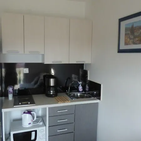 Blue Sky Apartment