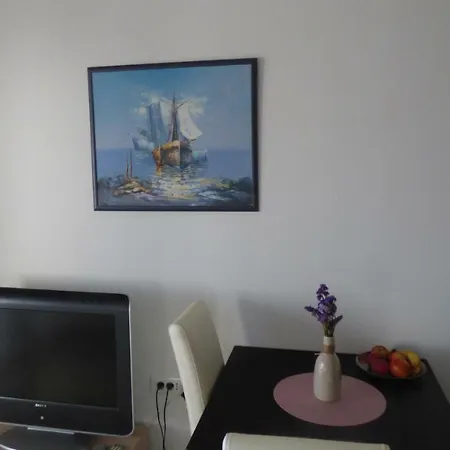 Blue Sky Apartment
