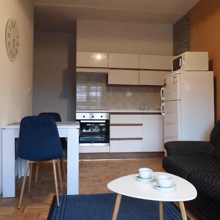 Blue Sky Apartment *